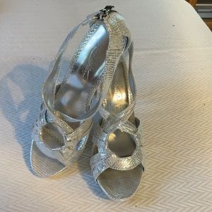 NWT Michaelangelo heels